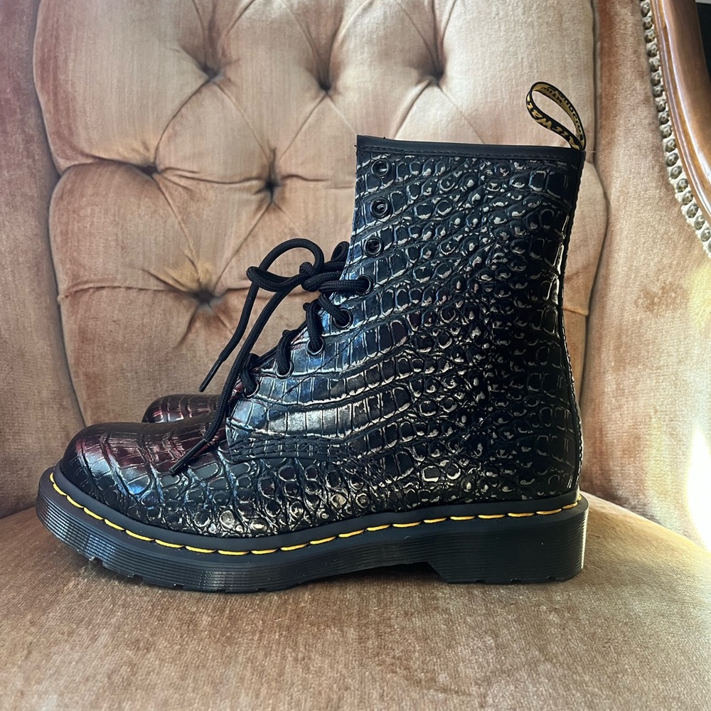 Dr. Martens Black Iridescent Croc Boot Women’s Size 8
